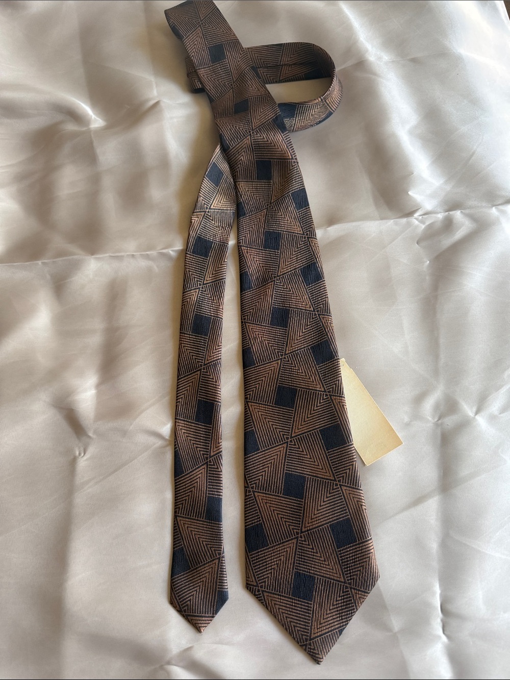 Men's Brown Geometric Pattern Tie - Sophisticated Dress Accessory